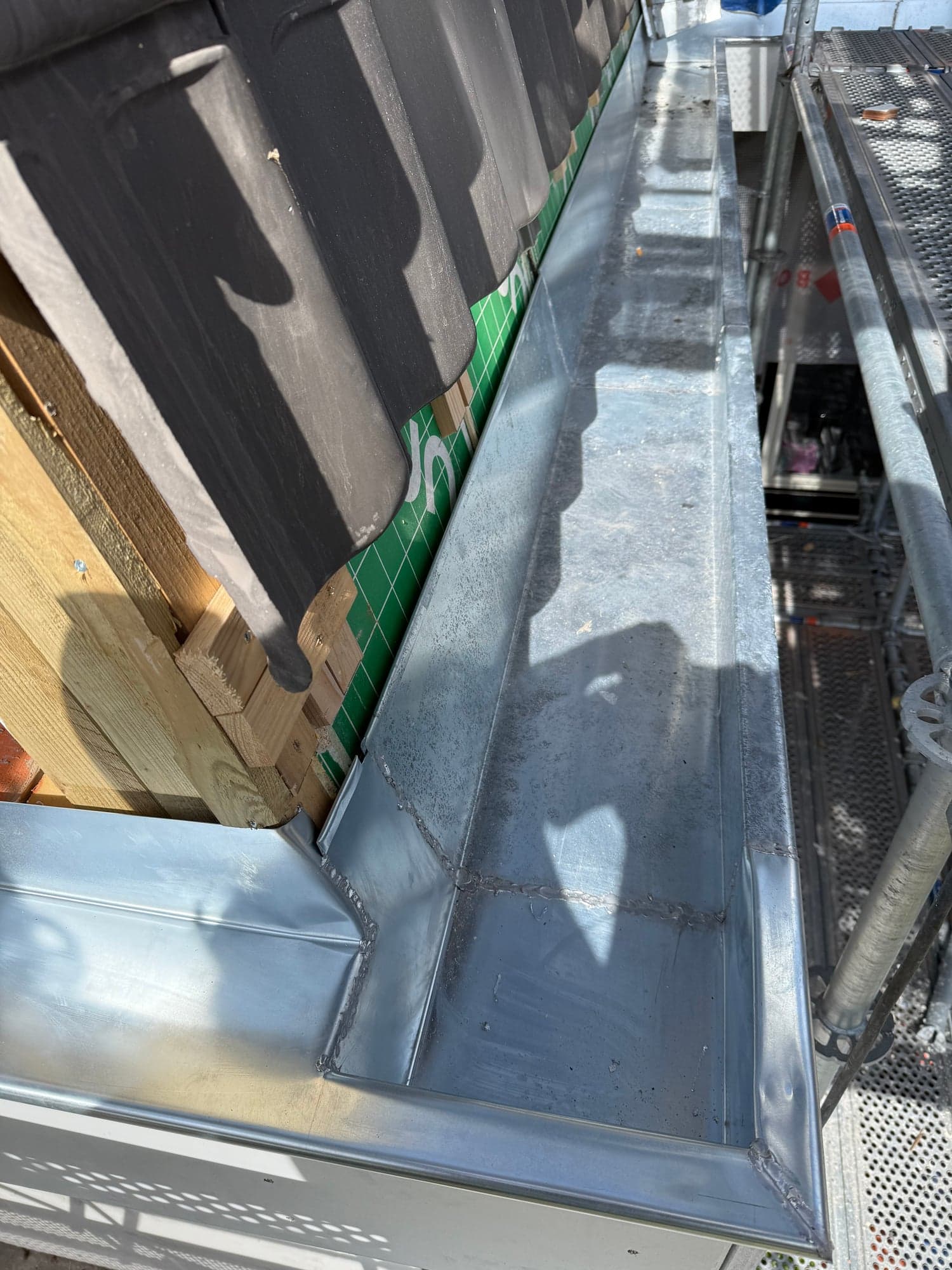 Zinken bakgoten en HWA's woonboerderij Texel