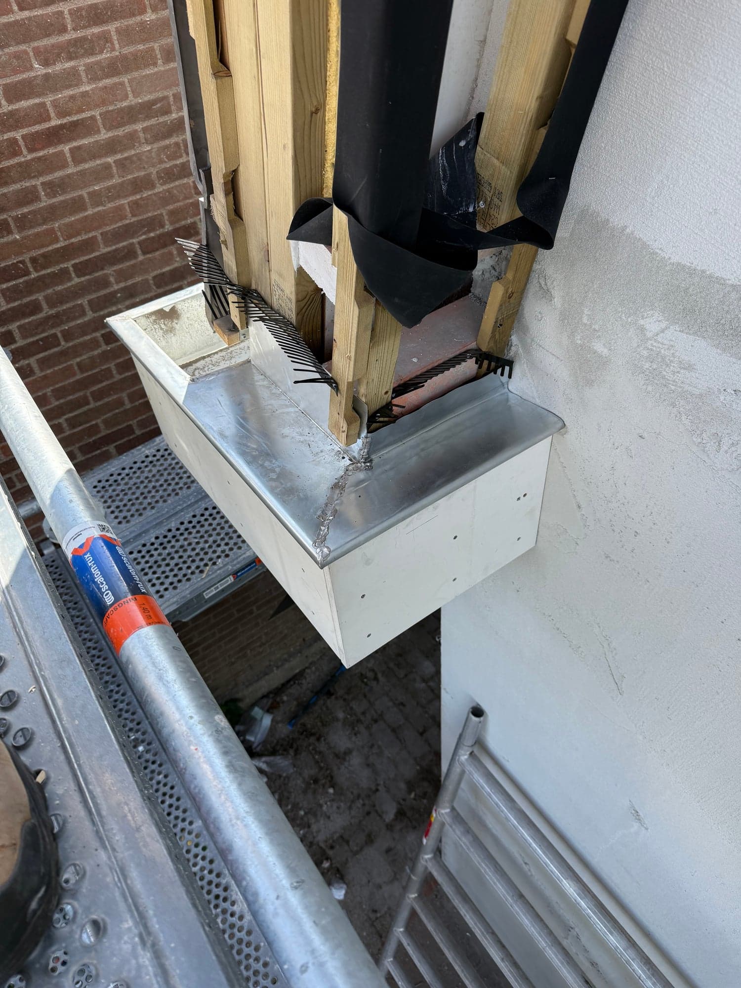 Zinken bakgoten en HWA's woonboerderij Texel