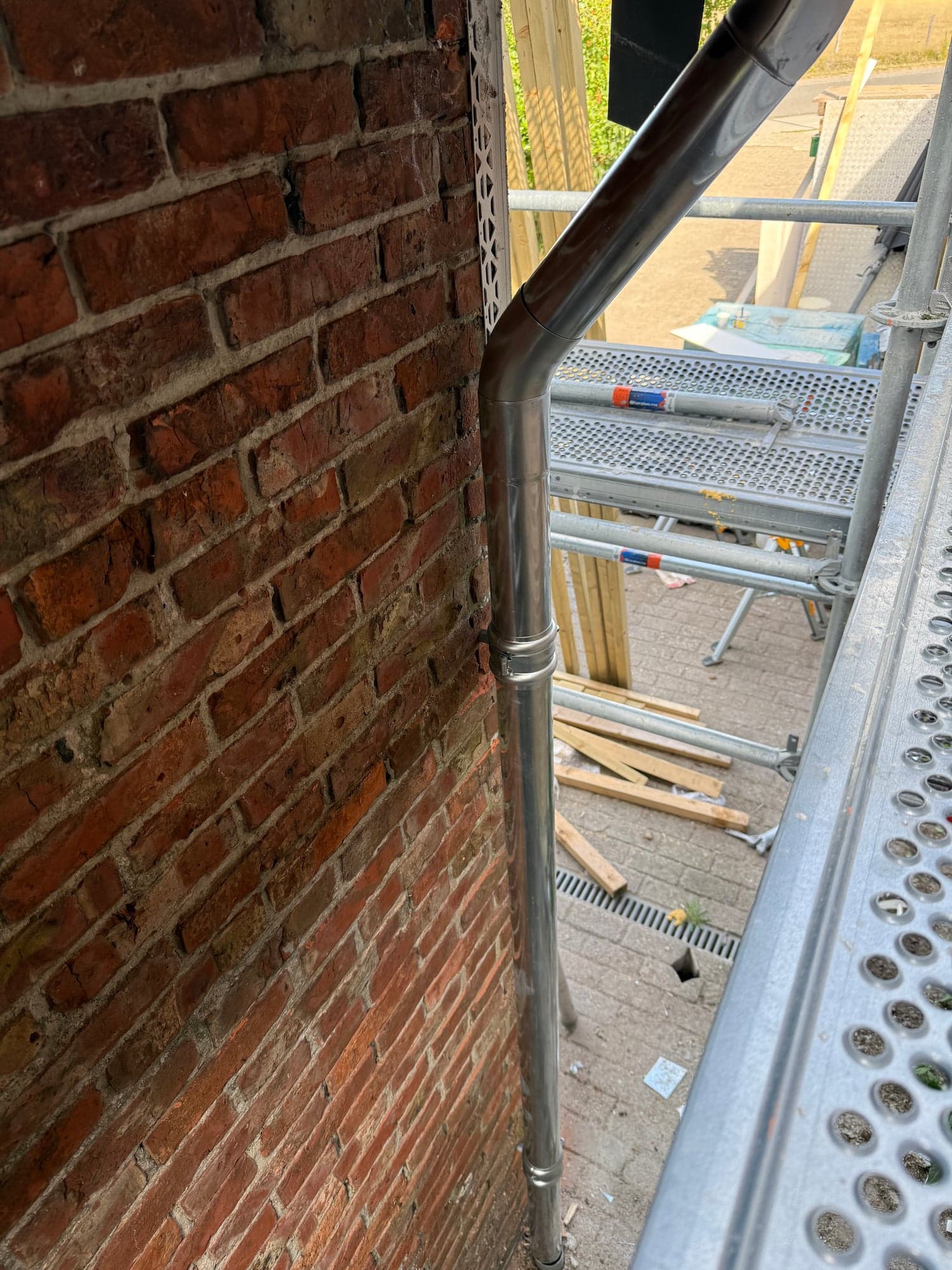 Zinken bakgoten en HWA's woonboerderij Texel