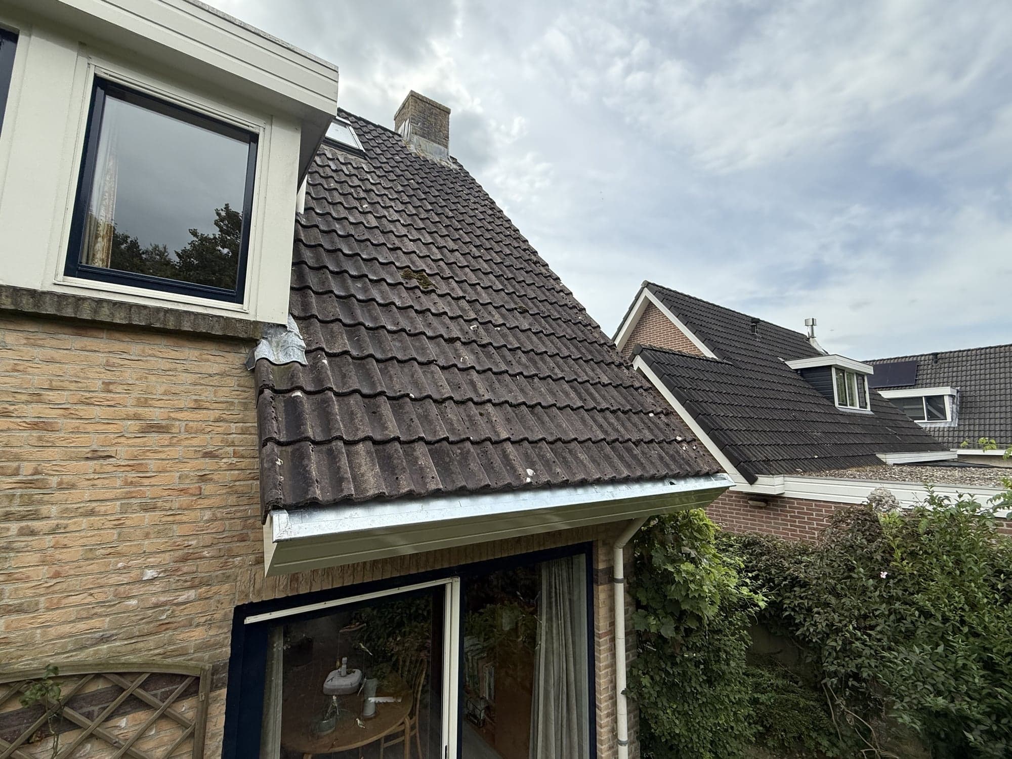 Overhoekse  zinken dakgoten Hoogkarspel 