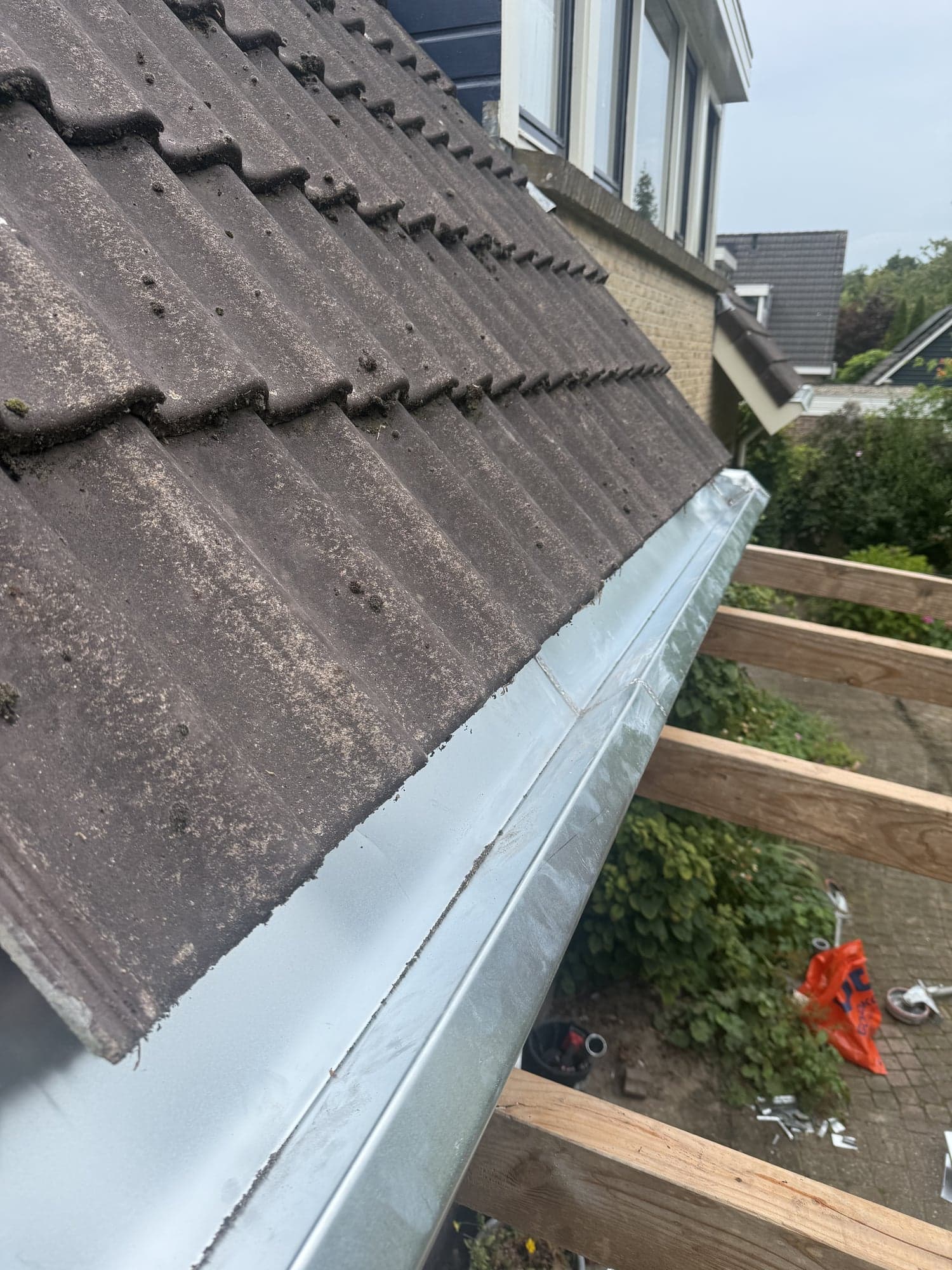 Overhoekse  zinken dakgoten Hoogkarspel 